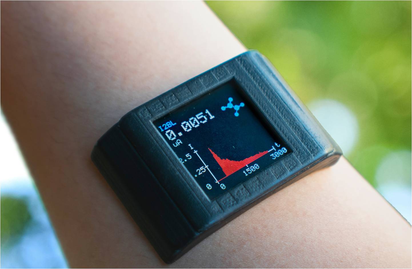 ⌚ Self-adhesive film turns smart watches into a medical laboratory