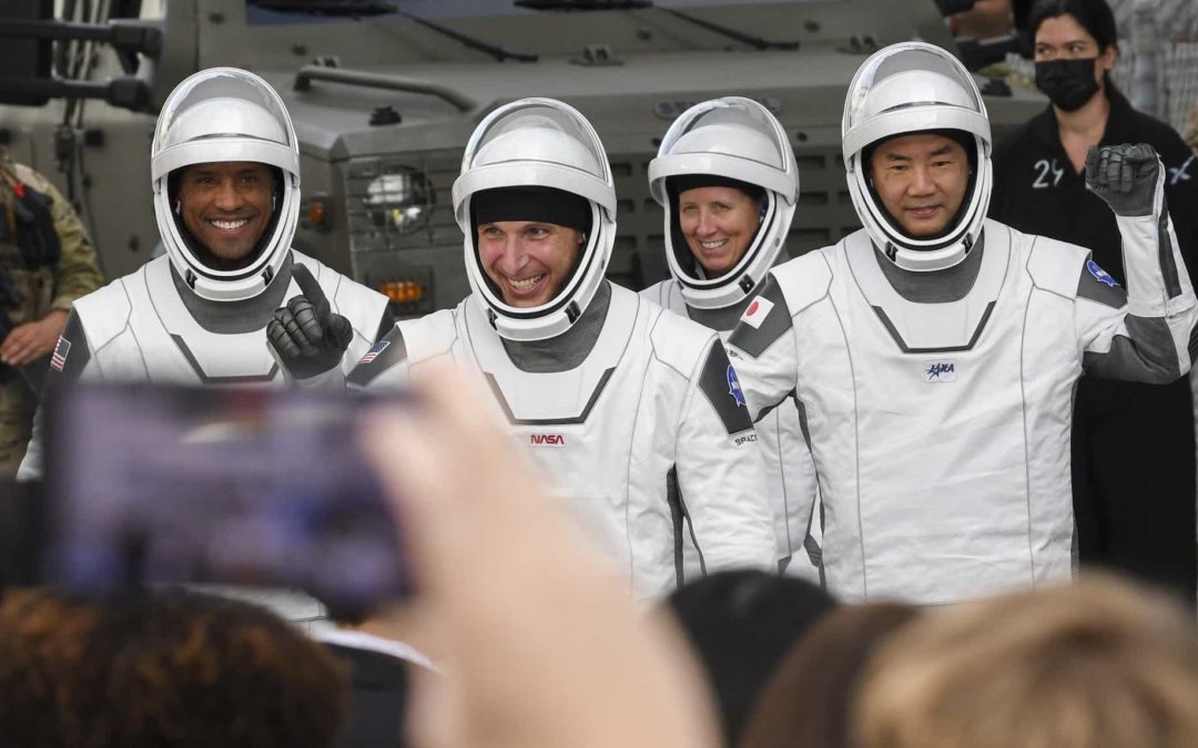 👨‍🚀 SpaceX creates history again – four astronauts on their way to the ISS