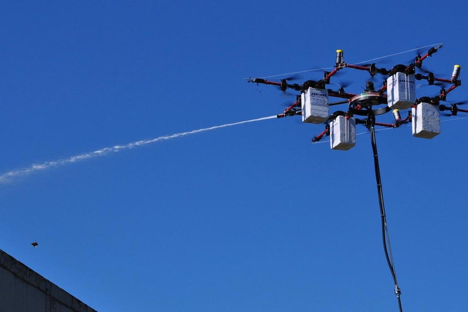 🔥 A drone that can fight fires where firefighters can't reach