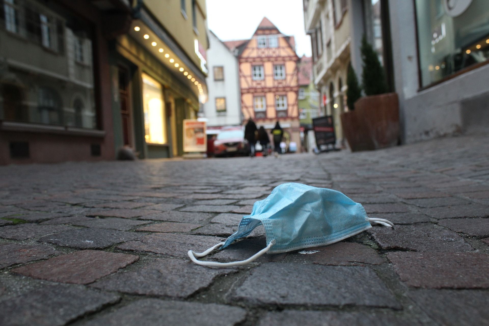 😷 Discarded mouth guards can be recycled as road material