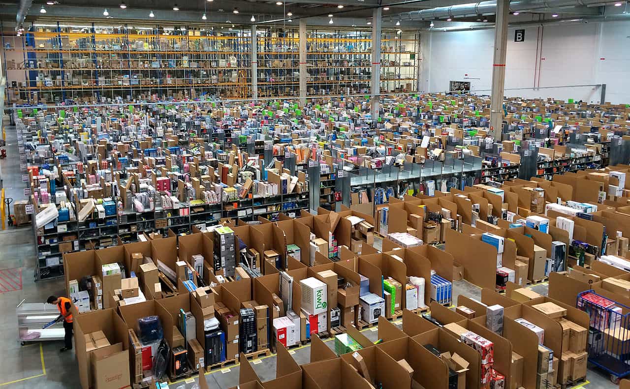 💨 How Amazon delivers at super speed — and other benefits of E-commerce