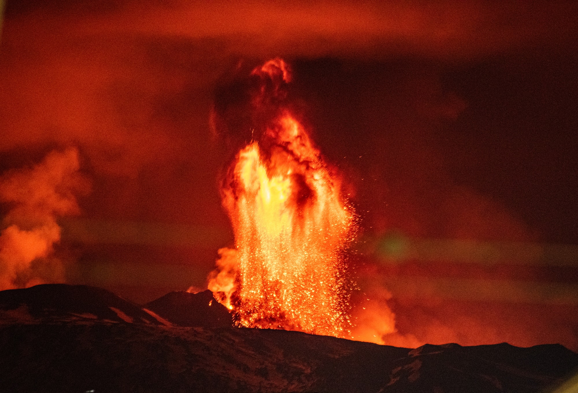 🌋 Mobile app reunites families in vulcano eruption