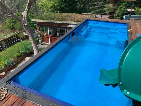 🏊‍♀️ Recycled swimming pools made from old shipping containers