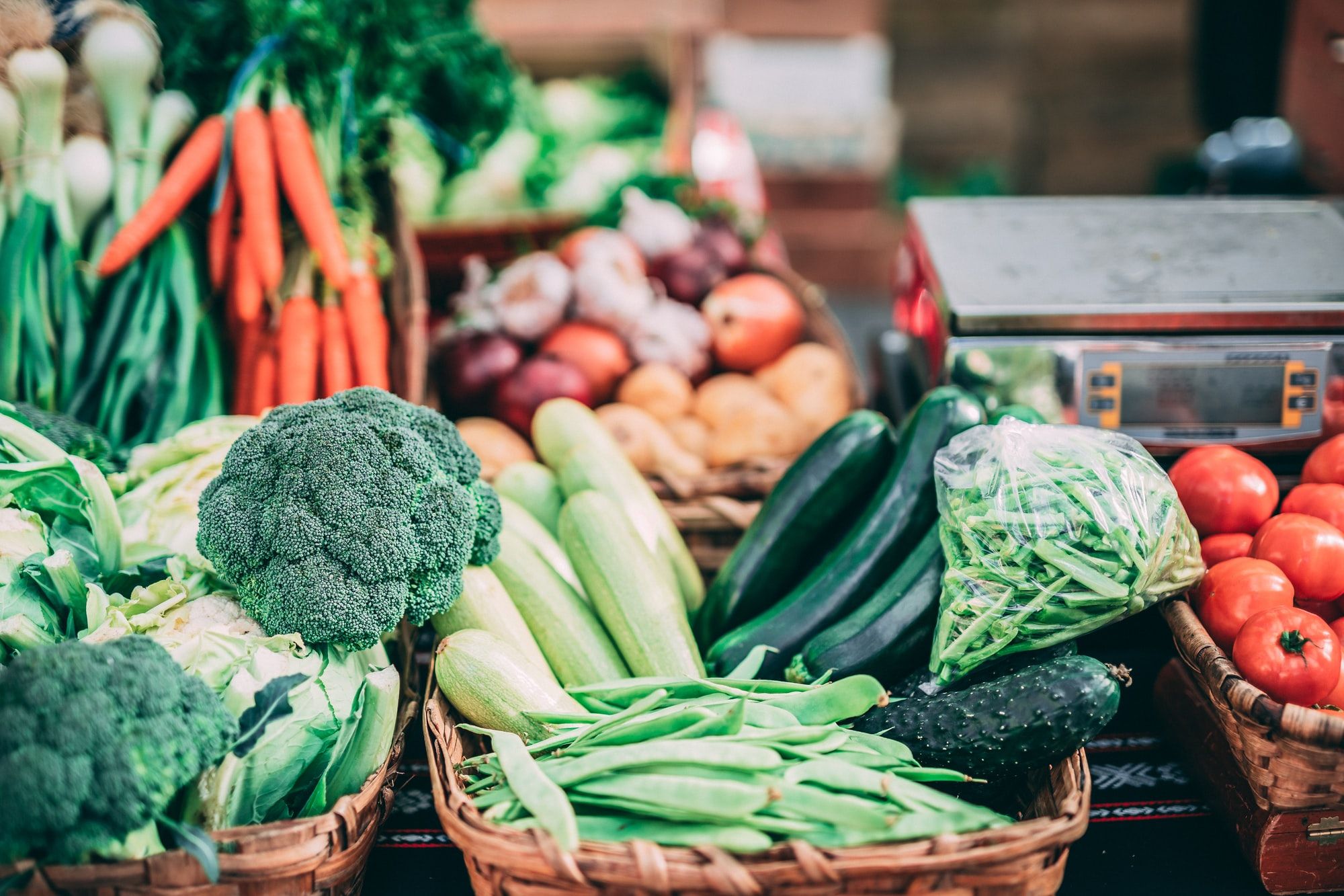 🥦France bans plastic packaging for fruit and vegetables