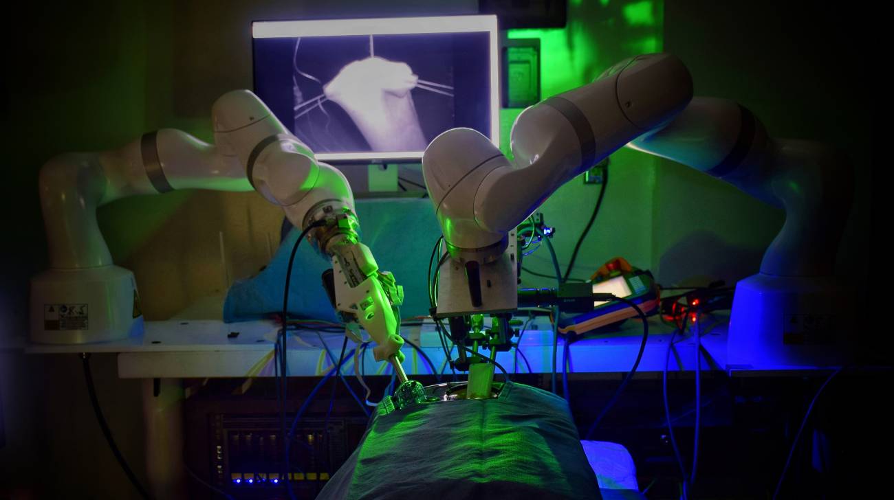 🤖 "Star" operates "significantly better" than a human surgeon