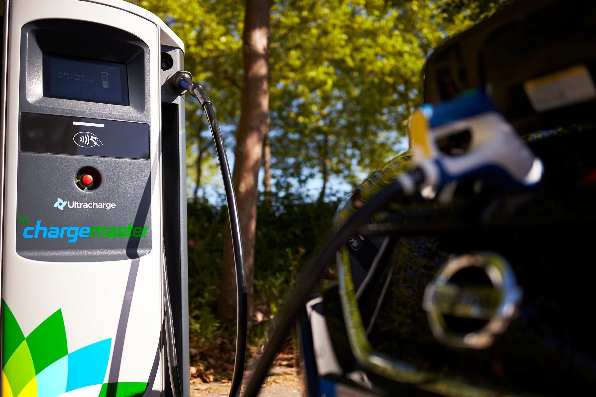 ⛽ BP invests £1 billion in charging stations