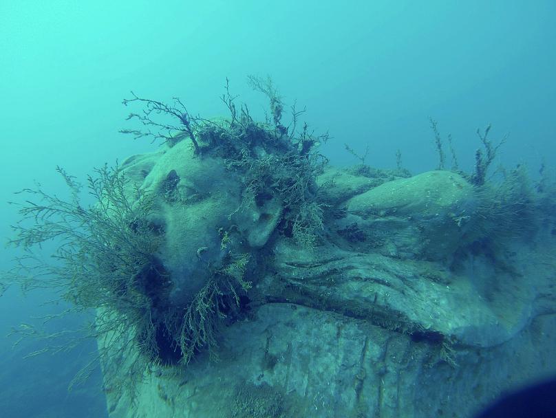 🌊 ‘Other-worldly’ underwater sculptures save the sea