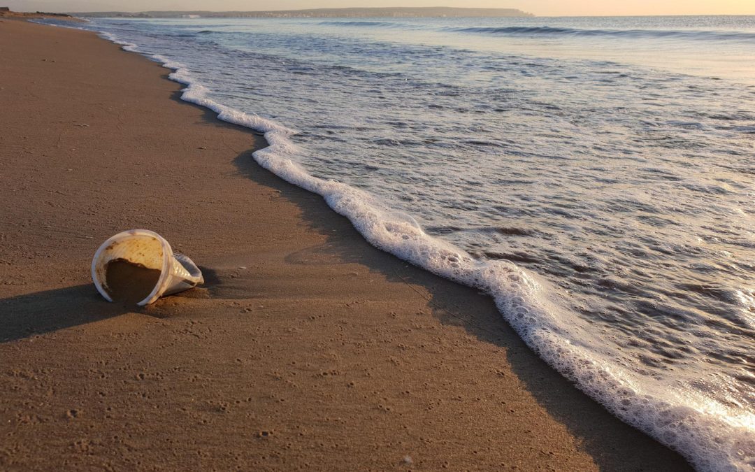 🥤 Plastic waste on the beaches of Australia has decreased by almost a third